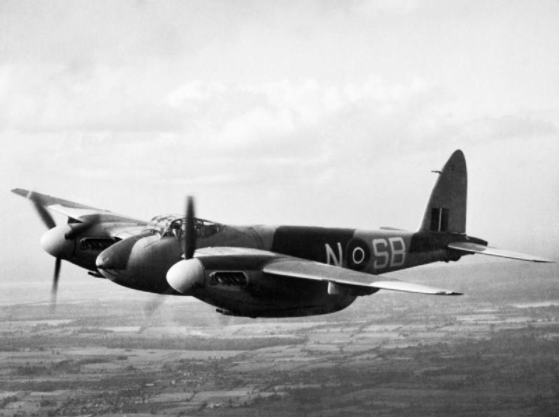 Mosquito FB Mark VI, 
HX913 'SB-N'
464 Squadron