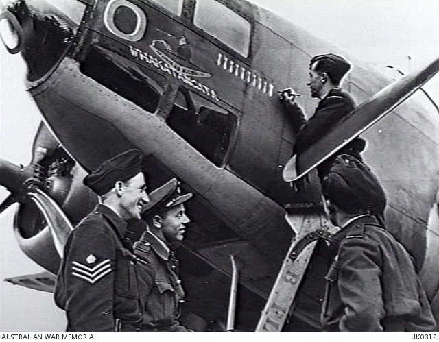 Lockheed Ventura "O" of 464 Sqn, RAAF with crew.
Possibly AE853 SB-O 
AWM UK0312