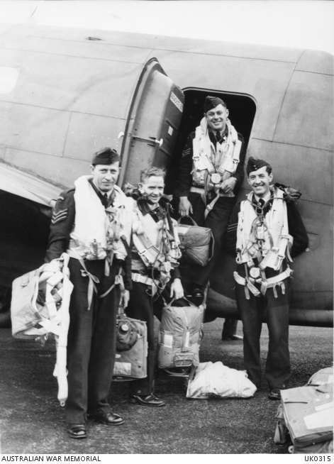 Lockheed Ventura "R" of 464 Sqn, RAAF and crew
Possibly AE684 SB-R 
AWM UK0315