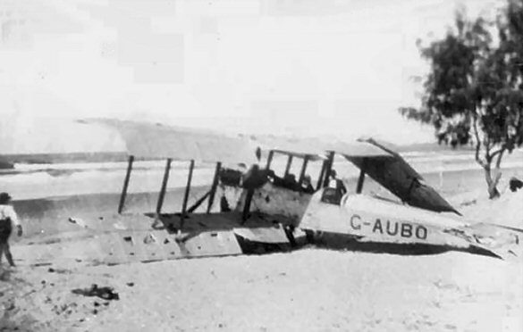 Airco D.H.6 ex B2803 and CFS G-AUBO crashed Maroochydore, QLD 27-01-1927