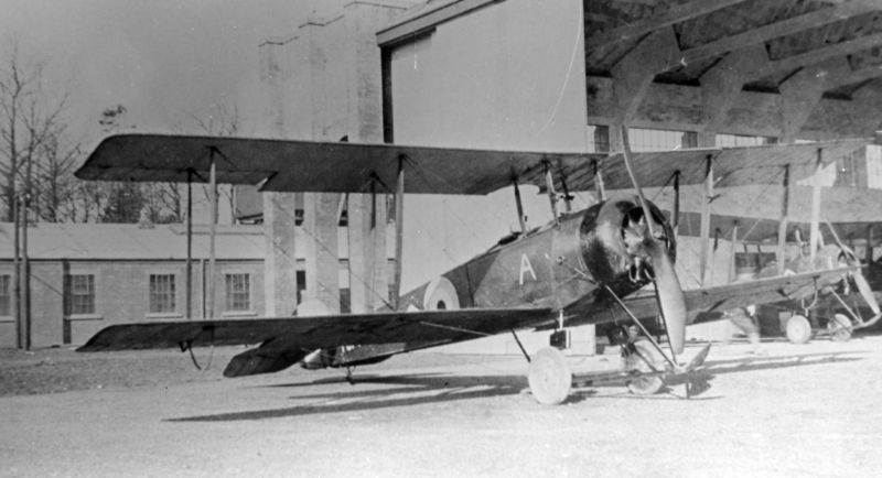 Avro 504K F9749/A
7 (Training) Squadron,
 Leighterton, 
March, 1919, 
Captain N. Mulroney 
via Mike Mirkovic.