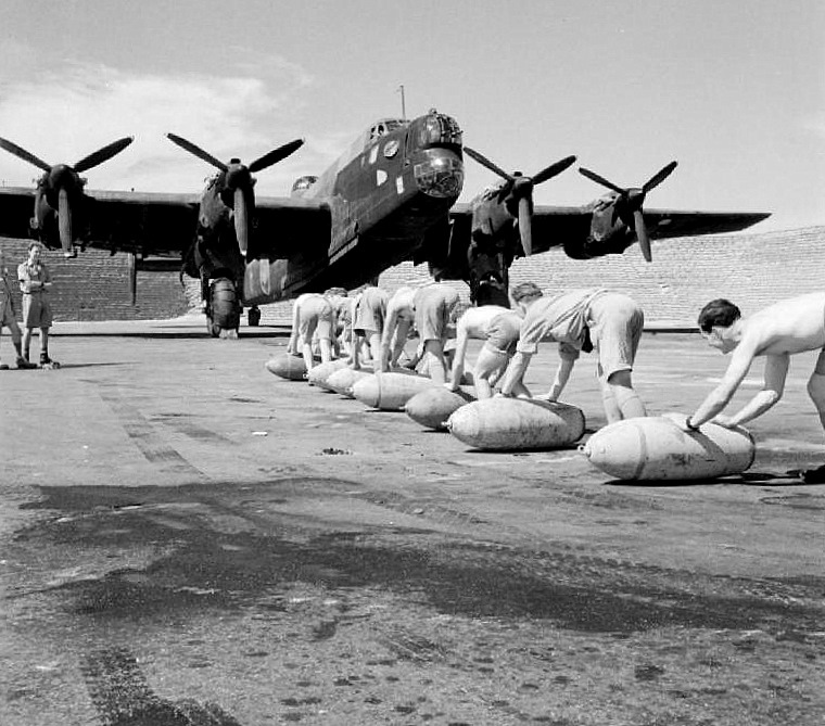 Highlight for album: Handley Page
                          Halifax