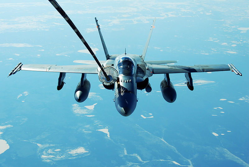 Hornet refuelling Alaska 2008 U.S. Air
                  Force Photo/Airman 1st Class Jonathan Snyder