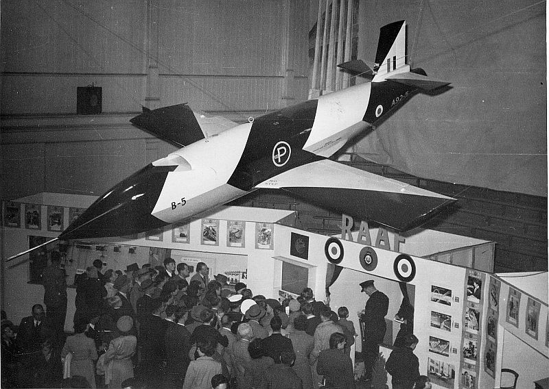 Jindivik Mk.1 A92-5 on
                              display during Air Force Week show.
                              Air Trials Unit, Mallala, c.1952, via Mike
                              Mirkovic.