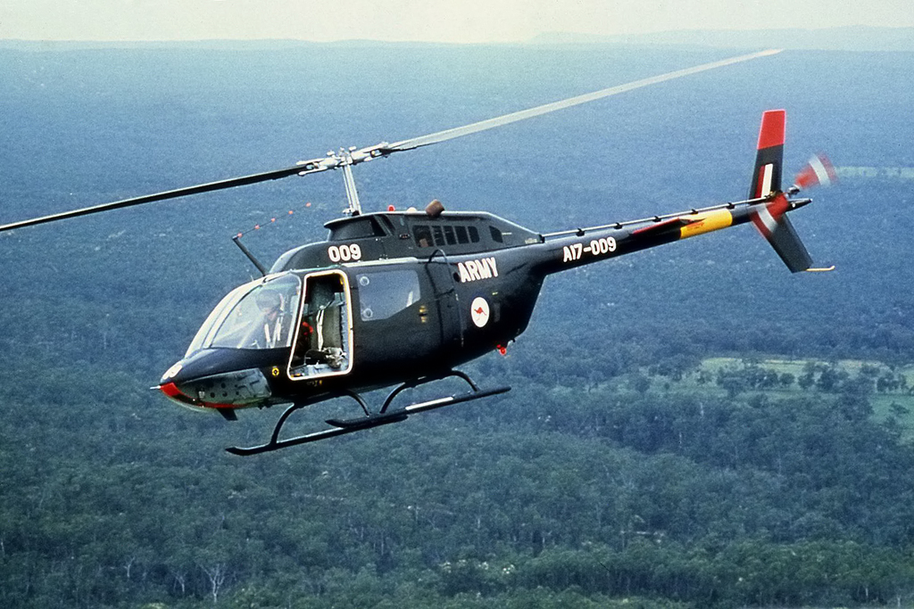 Army Bell 206B-1 A17-009
                  QLD C1972 - Photo obtained from Army Avn EngO Fred
                  Barlow by Wal Nelowkin