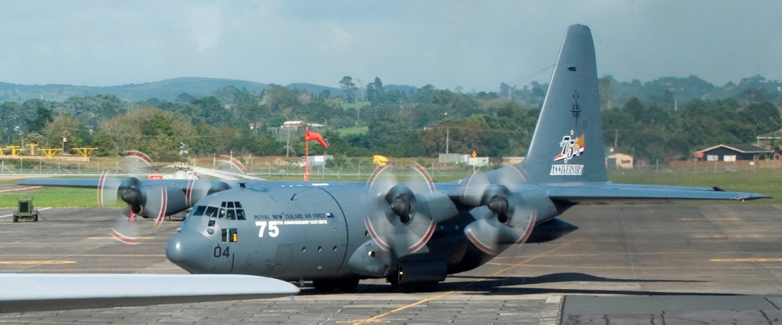 Hercules NZ7004
RNZAF 75th Anniversary markings
27th March 2012